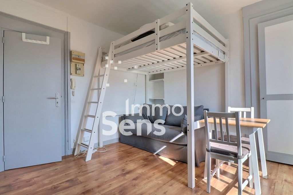 Vente appartement T1  Lille République / Saint Michel Réf.LMVST240010007