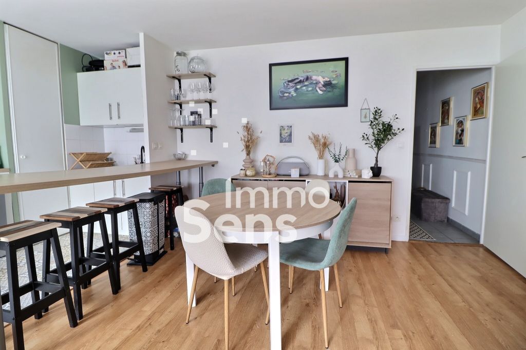 Vente appartement T2  Roubaix  Réf.TRVAP1010010009