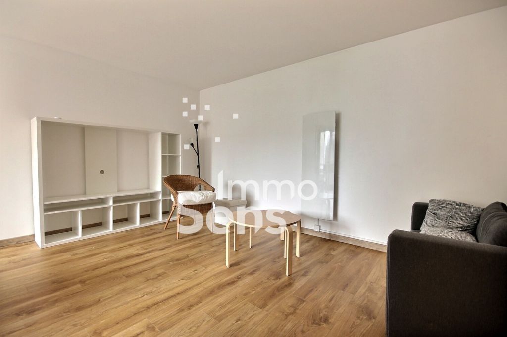Location appartement T2  Lille  Réf.GGLAP1040010571