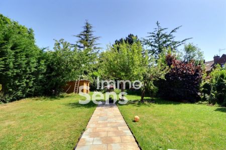 Vente maison T5  Hem  Réf.TRVMA1010010884
