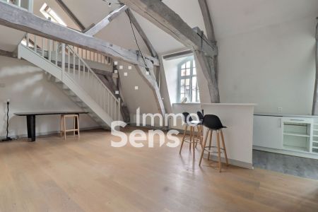 Vente appartement T4  Lille VIEUX LILLE Réf.LMVAP240011150