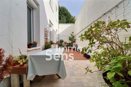 Vente appartement T5  La Madeleine  Réf.LMVAP240011527