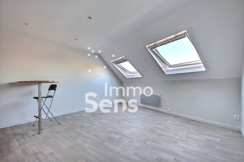 Location appartement T1  Lille RÃ©publique / Saint Michel Réf.13932MM