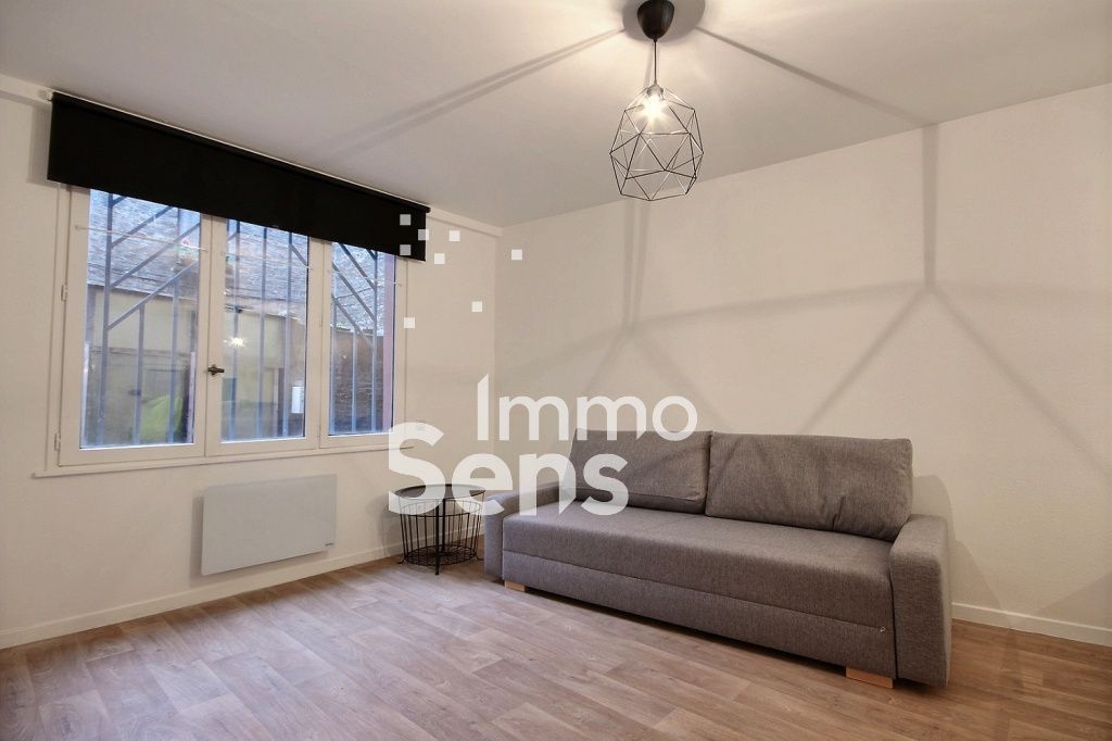 Location appartement T1  Lille VIEUX LILLE Réf.14460MM