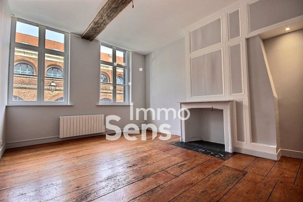 Location appartement T1  Lille VIEUX LILLE Réf.12895MM