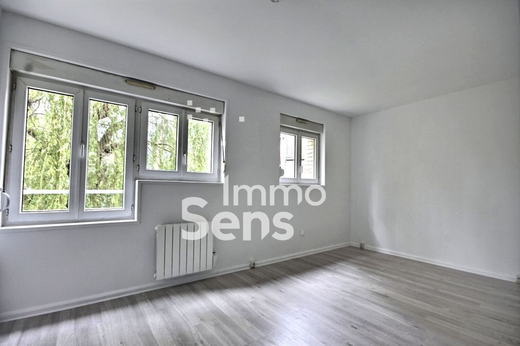 Location appartement T1  Lille RÃ©publique / Saint Michel Réf.13871ER