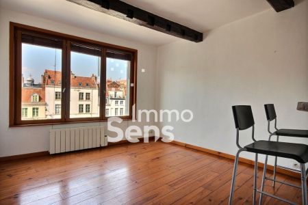 Location appartement T2  Lille VIEUX LILLE Réf.14739MM