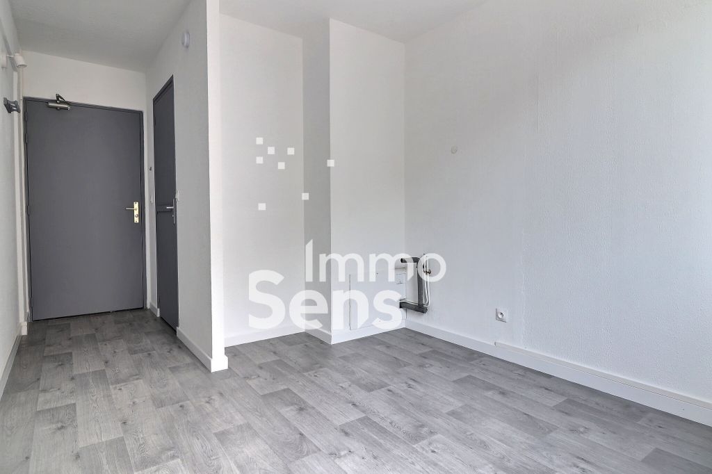 Vente appartement T1  Lille  Réf.HCVST1030009244