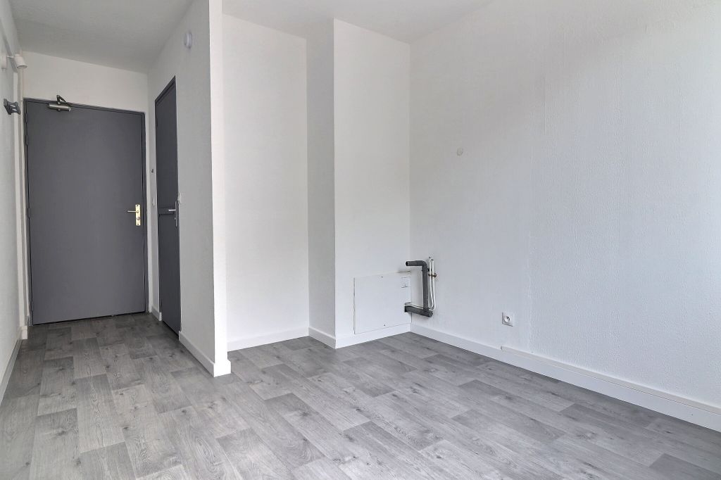 Vente appartement T1  Lille  Réf.HCVST1030009244