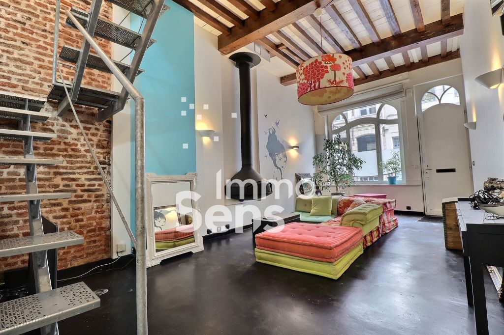 Vente maison T5  Lille VIEUX LILLE Réf.BAVMA160009340