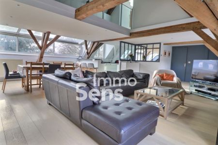 Vente appartement T4  Lille VIEUX LILLE Réf.BAVAP160009528