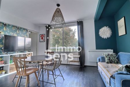 Vente appartement T2  Lille  Réf.DGVAP1020009823