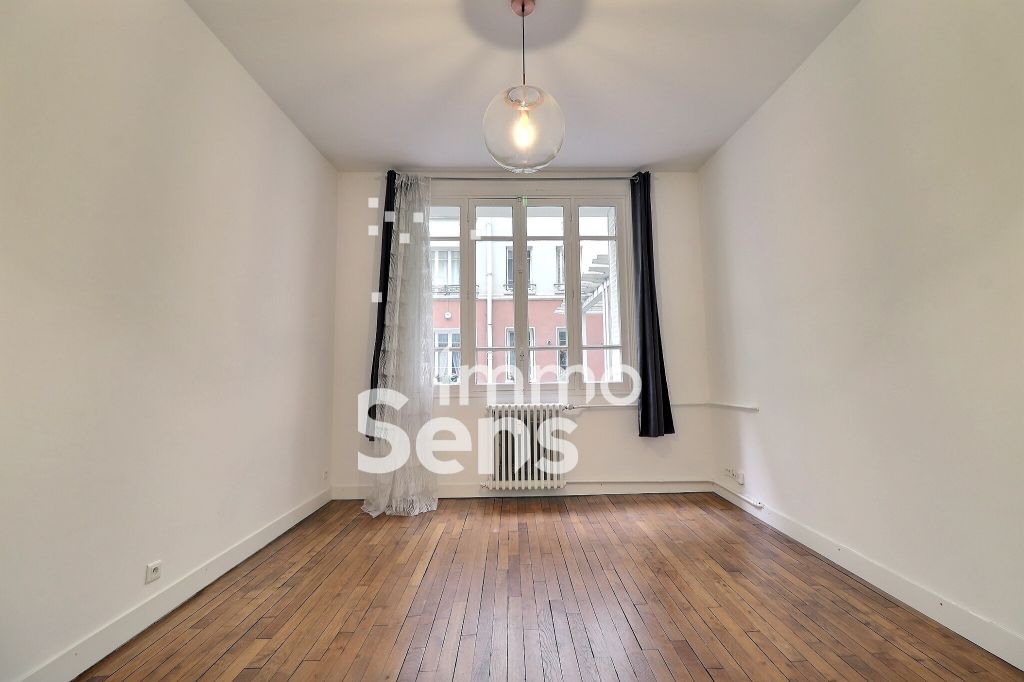 Vente appartement T2  Lille  Réf.DGVAP1020009924